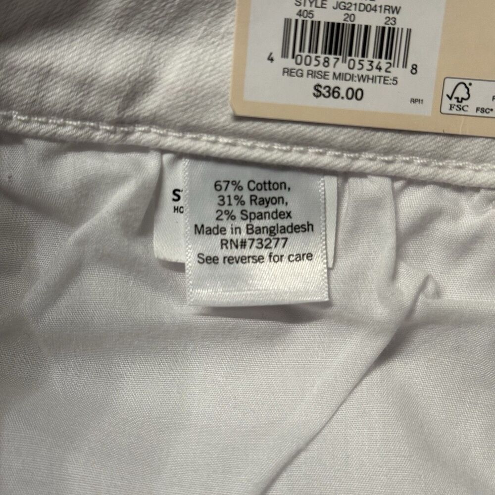 SO Womens 5 Low Rise Midi Shorts White Cuffed Stretch Denim Casual Summer NWT - Picture 7 of 11